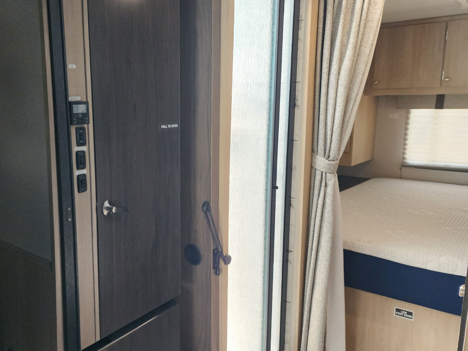 2025 COACHMEN LEPRECHAUN 319MB - Image 11